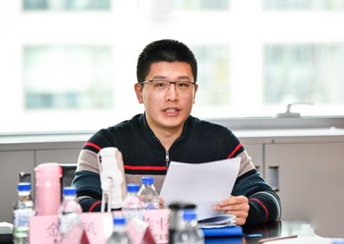 中銀協協調服務三部主任侯哲發言